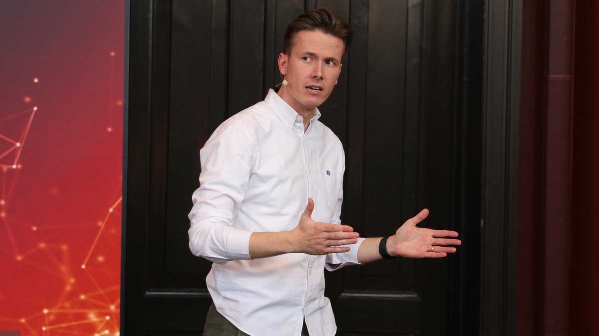 Particularly, facial expressions and body language are emphasized when participants have to convey their research in just three minutes. Photo: Sebastian Skousgaard, AU Health.