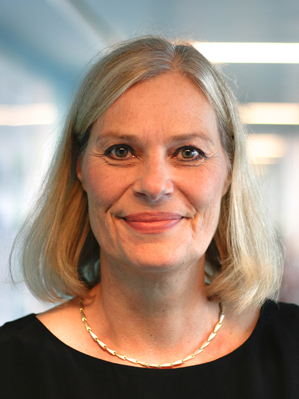 Professoratet giver Anne Brødsgaard mulighed for at forene empirisk forskning, metodologiske spørgsmål og teoriudvikling, der kan højne kvaliteten af både undervisning, pleje og behandling. Foto: Jesper Rud Jager, Amager og Hvidovre Hospital. Professoratet giver Anne Brødsgaard mulighed for at forene empirisk forskning, metodologiske spørgsmål og teoriudvikling, der kan højne kvaliteten af både undervisning, pleje og behandling. Foto: Jesper Rud Jager, Amager og Hvidovre Hospital.