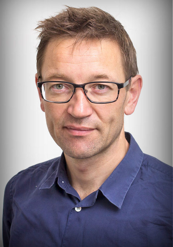 Ask Vest Christiansens forskning fokuserer både på dopingkulturer i elitesport og på præstationsfremmende stoffer i fitnessmiljøerne. Ask Vest Christiansens forskning fokuserer både på dopingkulturer i elitesport og på præstationsfremmende stoffer i fitnessmiljøerne.